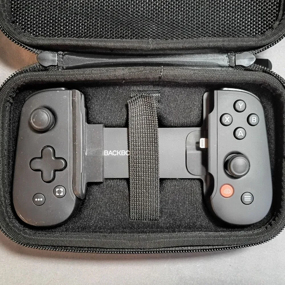 Backbone One Controller for iPhone Lightning Compatible BB-02-B-R with hard case